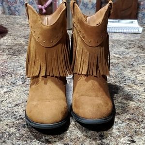Girls 10M boots